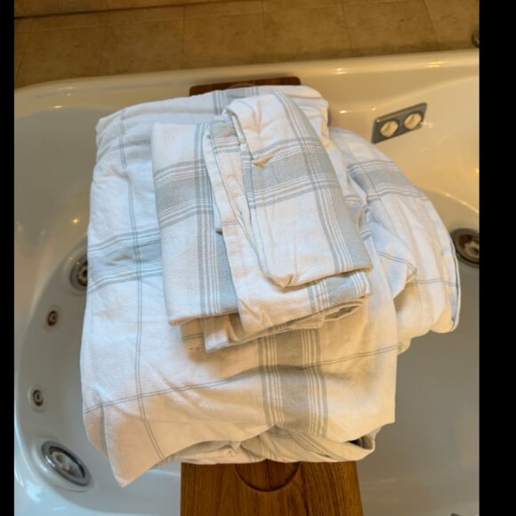 Boll and Branch White and Blue KING Striped Flannel Sheet Set - Picture 5 of 6